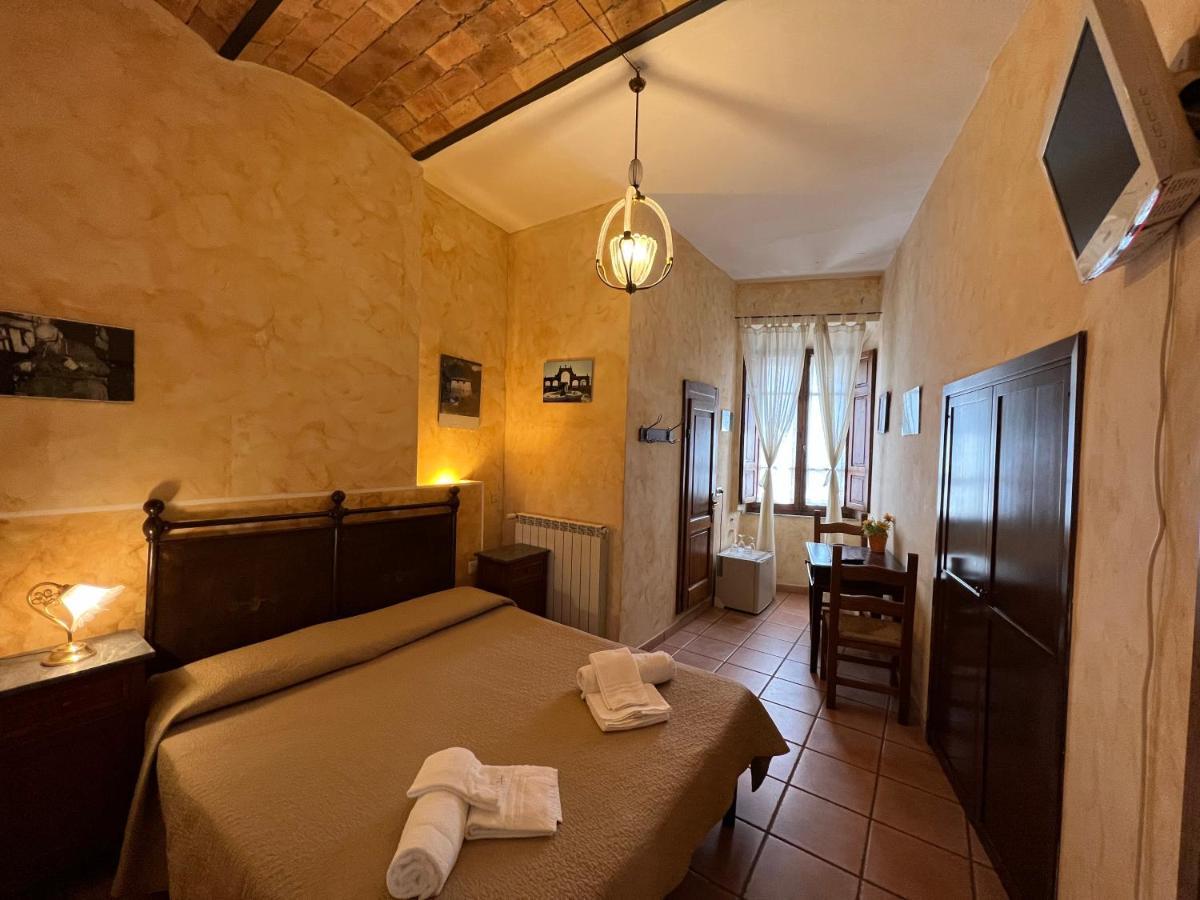 Affittacamere Licenza N.1 Presso La Magica Torre Pitigliano Eksteriør bilde