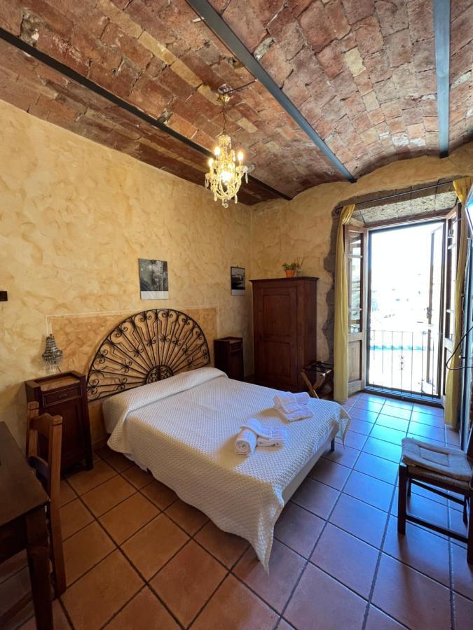 Affittacamere Licenza N.1 Presso La Magica Torre Pitigliano Eksteriør bilde