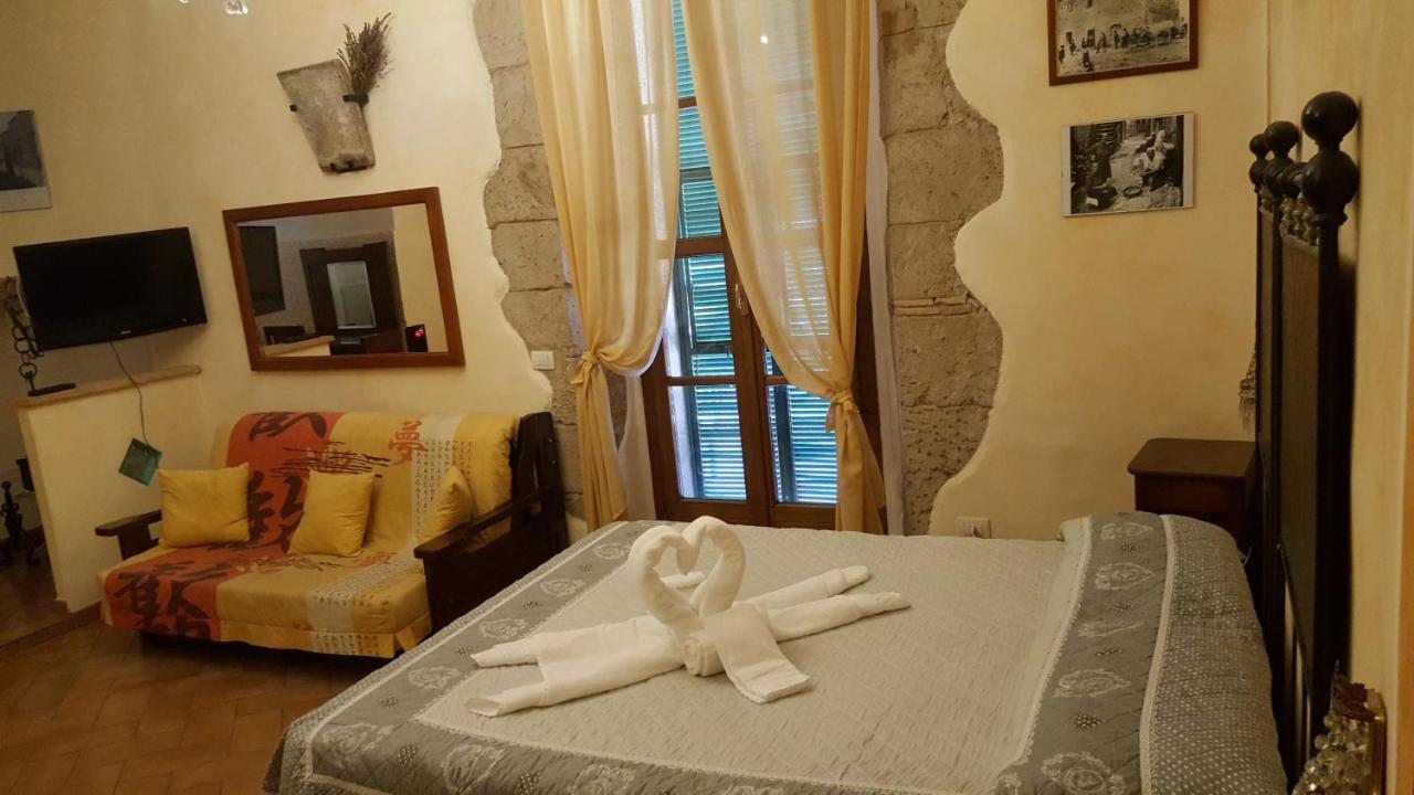 Affittacamere Licenza N.1 Presso La Magica Torre Pitigliano Eksteriør bilde
